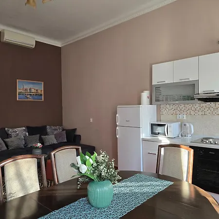 Prvi Red Do Mora Appartement Crikvenica