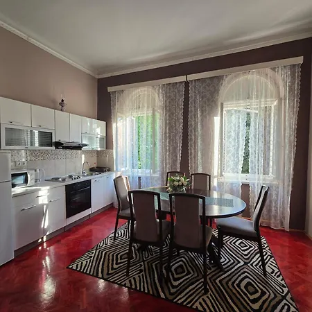 Prvi Red Do Mora Crikvenica