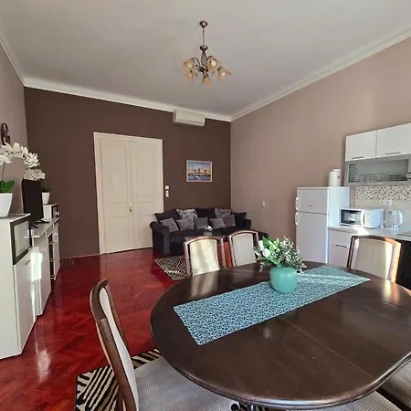 Prvi Red Do Mora Apartment