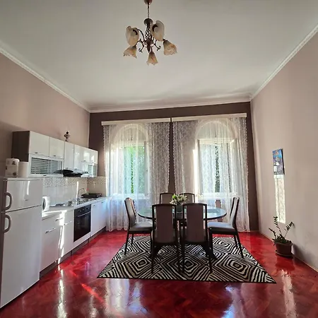 Apartment Prvi Red Do Mora