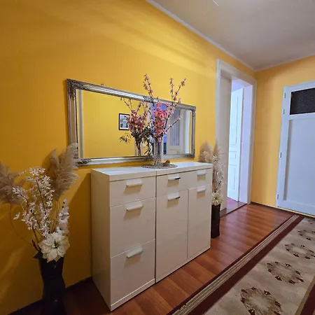 Prvi Red Do Mora Apartment