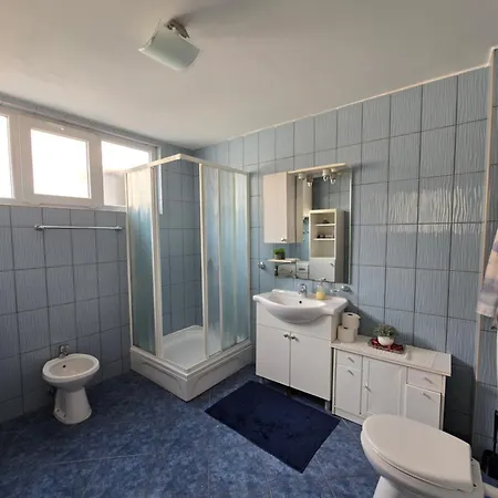 Apartment Prvi Red Do Mora